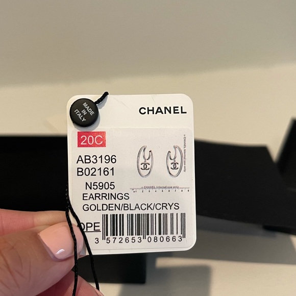 Chanel crystal with black stone hoop earrings - Picture 3 of 3